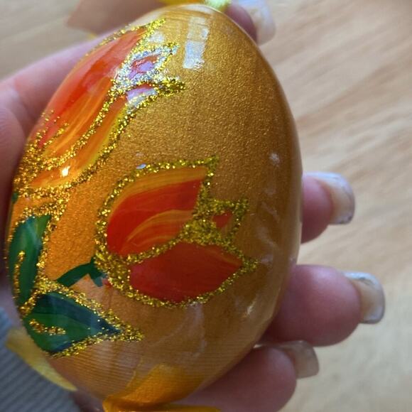 Hand painted wooden egg shaped ornaments - Picture 3 of 5